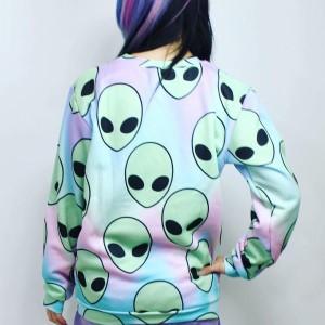 Женские свитшоты (80 фото): модные образы 2020, с чем носить свитшот